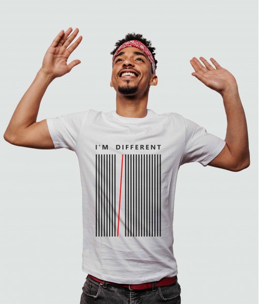 Мъжка тениска с щампа Текст и надписи I`m different